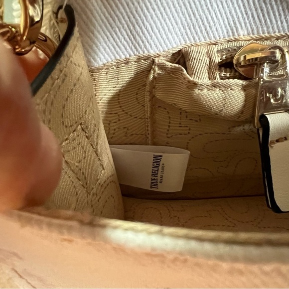 NWT True Religion Frayed Denim Flap Crossbody Bag White with Gold Hardware - Picture 7 of 10